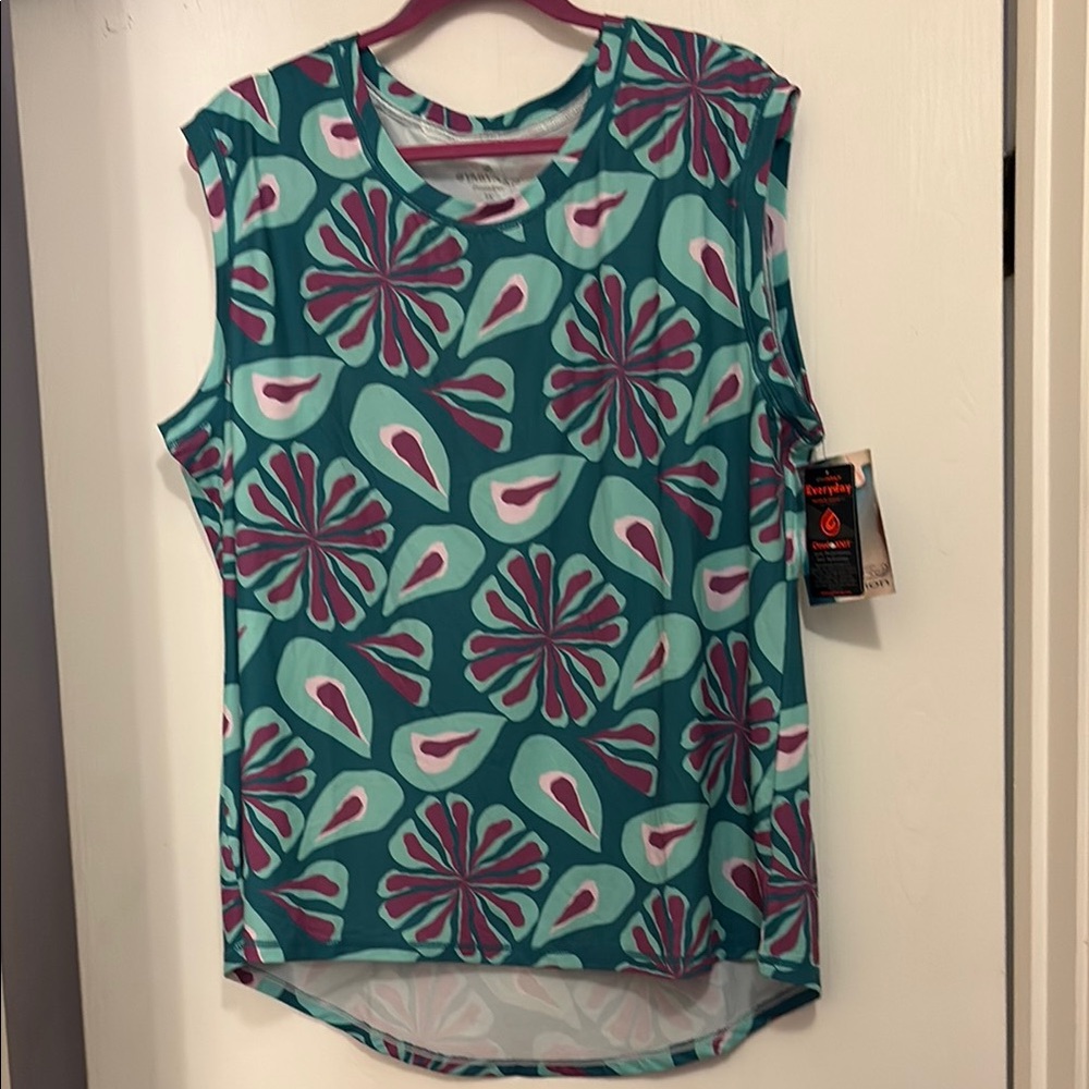 ❤️‍🔥BOGO free (equal or lesser value). NWT-Floral Teal Sleeveless Top
